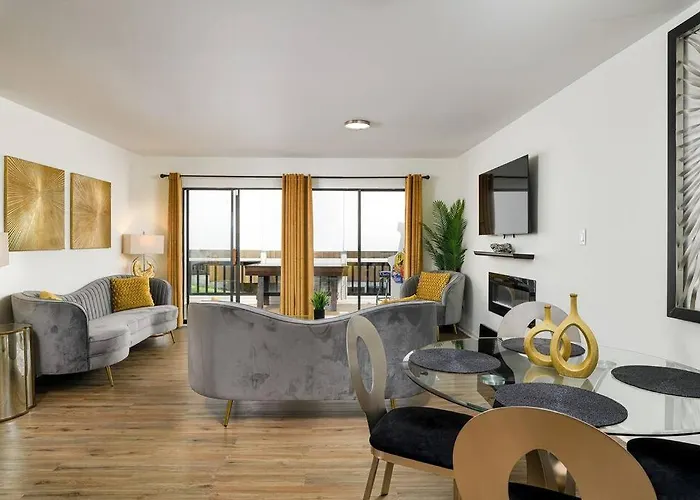 Grey Sapphire Hideaway - 2br 2ba W Arcade & Pool Apartment Winston-Salem