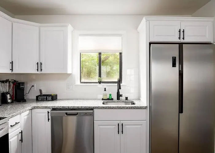 Grey Sapphire Hideaway - 2br 2ba W Arcade & Pool Winston-Salem