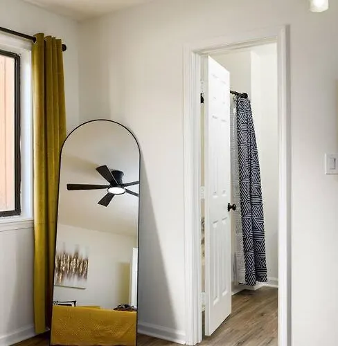 Grey Sapphire Hideaway - 2br 2ba W Arcade & Pool * Winston-Salem