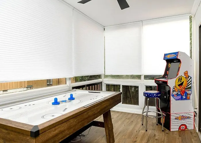 Grey Sapphire Hideaway - 2br 2ba W Arcade & Pool *