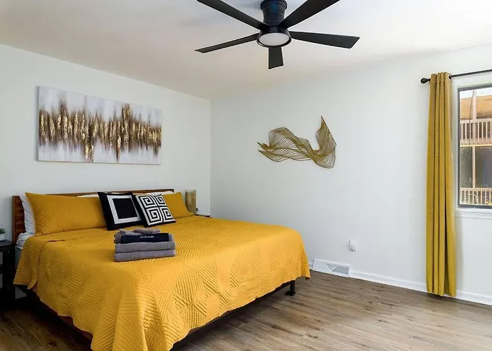 Grey Sapphire Hideaway - 2br 2ba W Arcade & Pool Winston-Salem